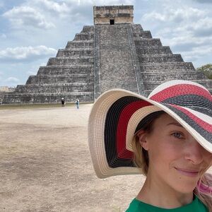 Meet your Posher, Ally